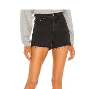Levi’s Ribcage Shorts